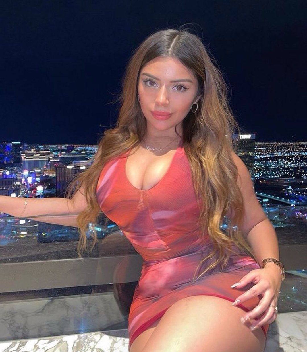 Busty Babe Leaks #P8UIzdqE