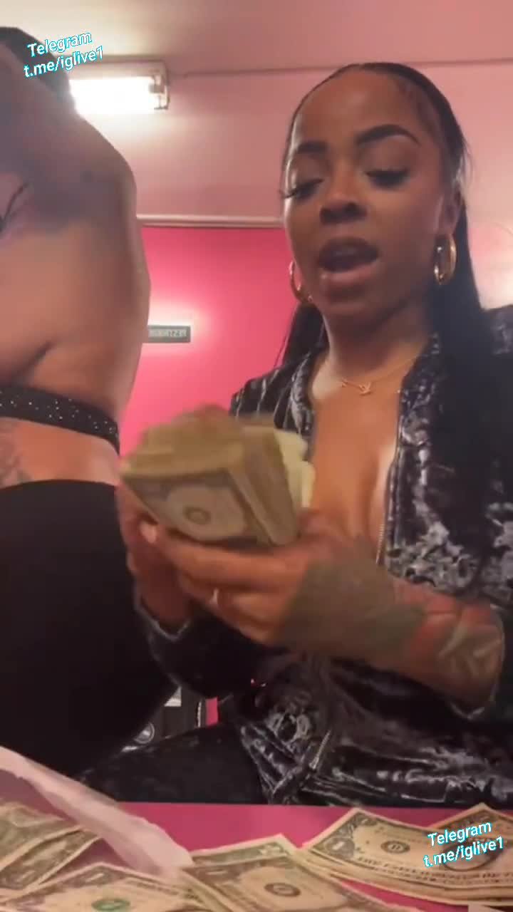 Stripper locker room - Porn Videos & Photos - EroMe
