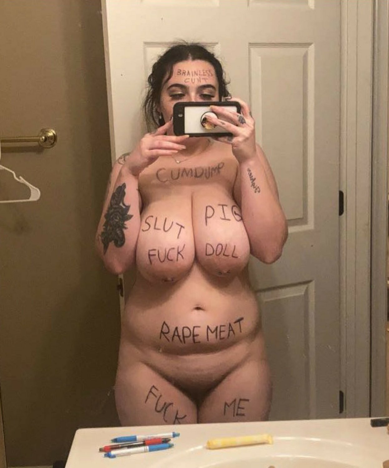HUGE delecious titties on beautiful model - ∩ʍnslnʇ #NC0wC8lG