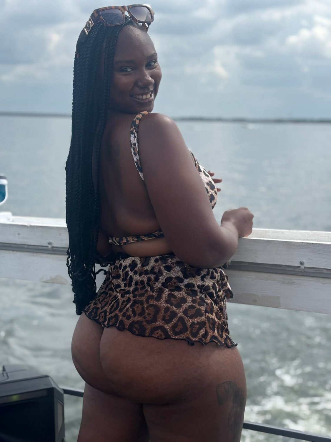 Megan Louise Crooks 👅🍑 #zWlK1pO9