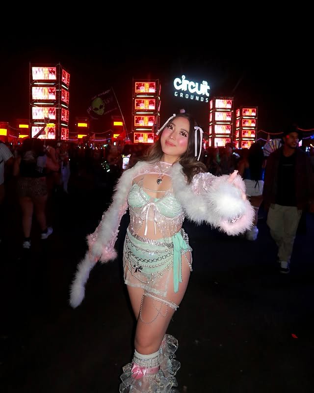 Sexy busty ABG slut Milla #DQQ2ZTZM